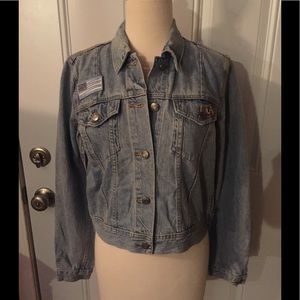 NWOT Ladies Gap Denim Jacket - Size Small